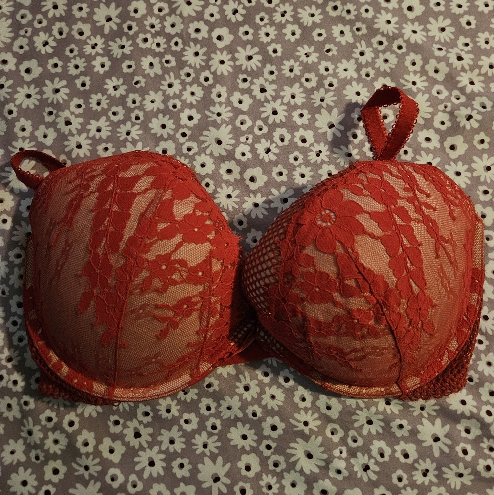 EUC Red Victoria's Secret 36DD Push Up Bra